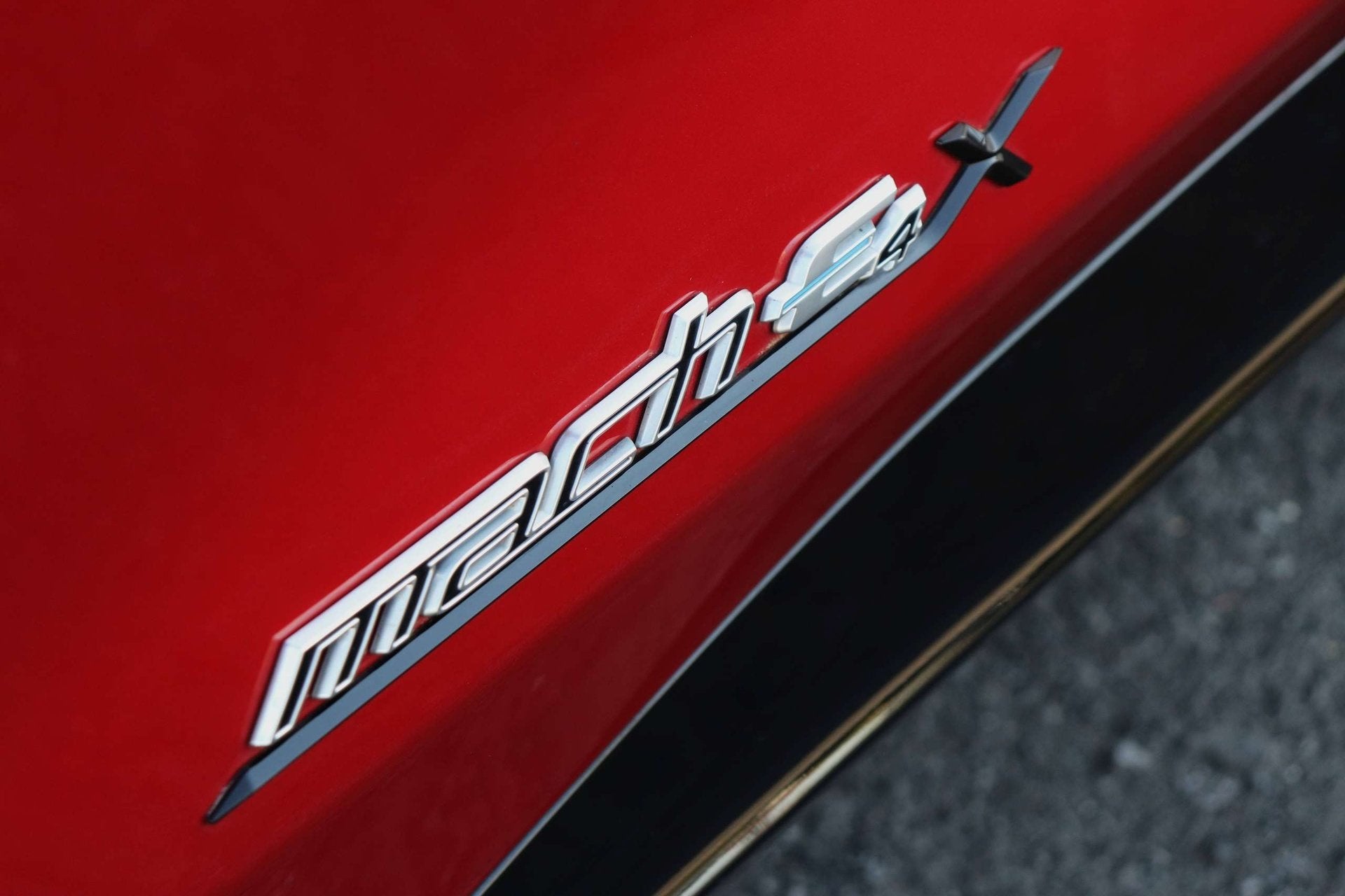 Ford Mustang Mach-E 76 kWh AWD Premium - Pano/BlindSpot/B&O/, Auto's, Automaat, 269 pk, Gebruikt, 2640 kg