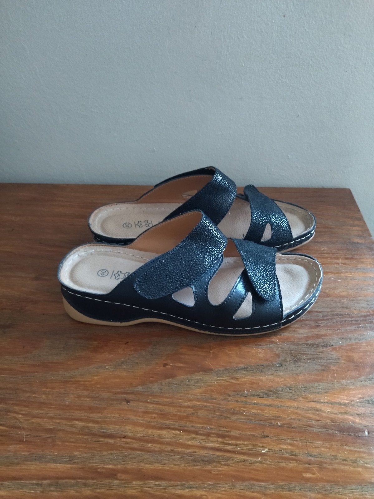 Comfortabele slippers van Topway maat 40, Kleding | Dames, Schoenen, Zwart, Zo goed als nieuw, Topway, Sandalen of Muiltjes
