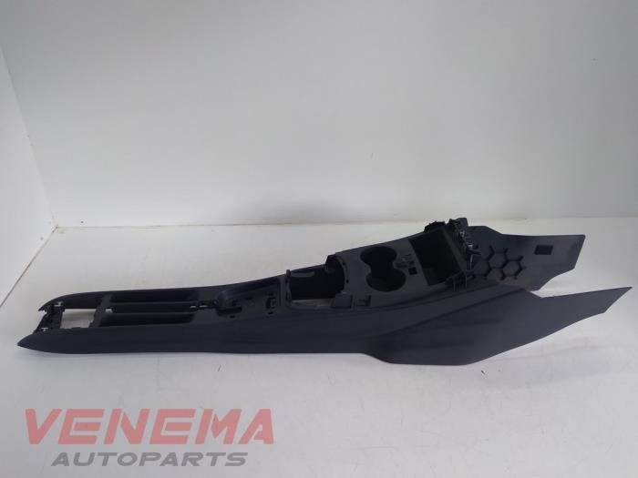 Middenconsoles van een Volkswagen Polo, Gebruikt, -, Volkswagen, -