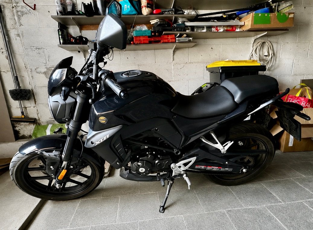 Moto Benelli TNT 125 état showroom., Motoren, LED Verlichting, Occasion, Particulier, 125 cc