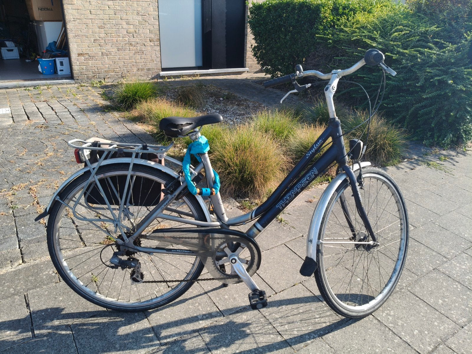 Oostende: Damesfiets thompson goede staat, Enlèvement