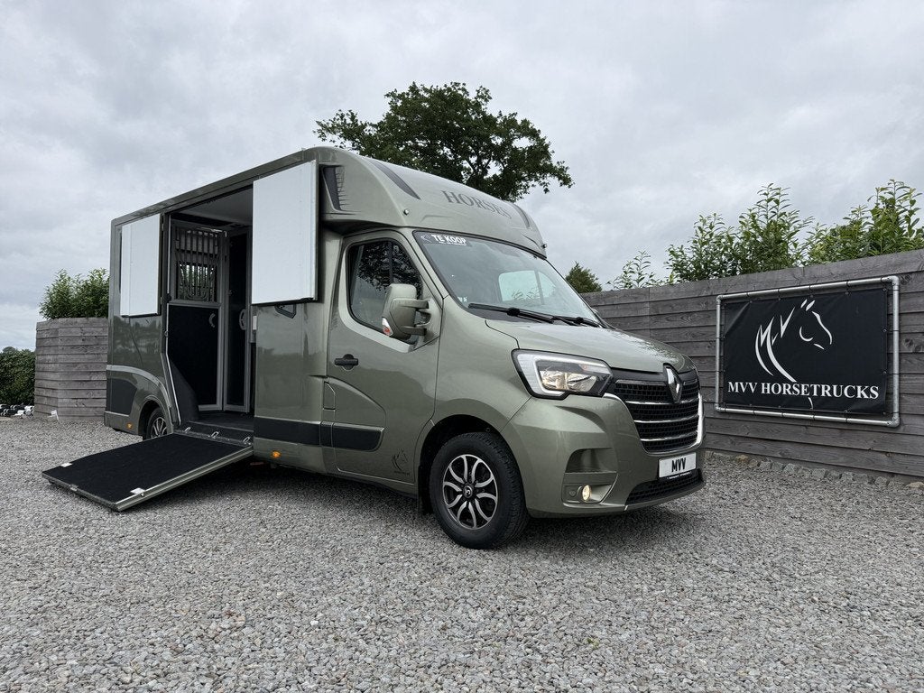 Renault Master | HORSETRUCK | THEAULT PROTEO | STALLION 5XL, Dieren en Toebehoren, Weduwestraat 12
4884MV  WERNHOUT, NL, Paardenwagentje NL | MVV HORSETRUCKS