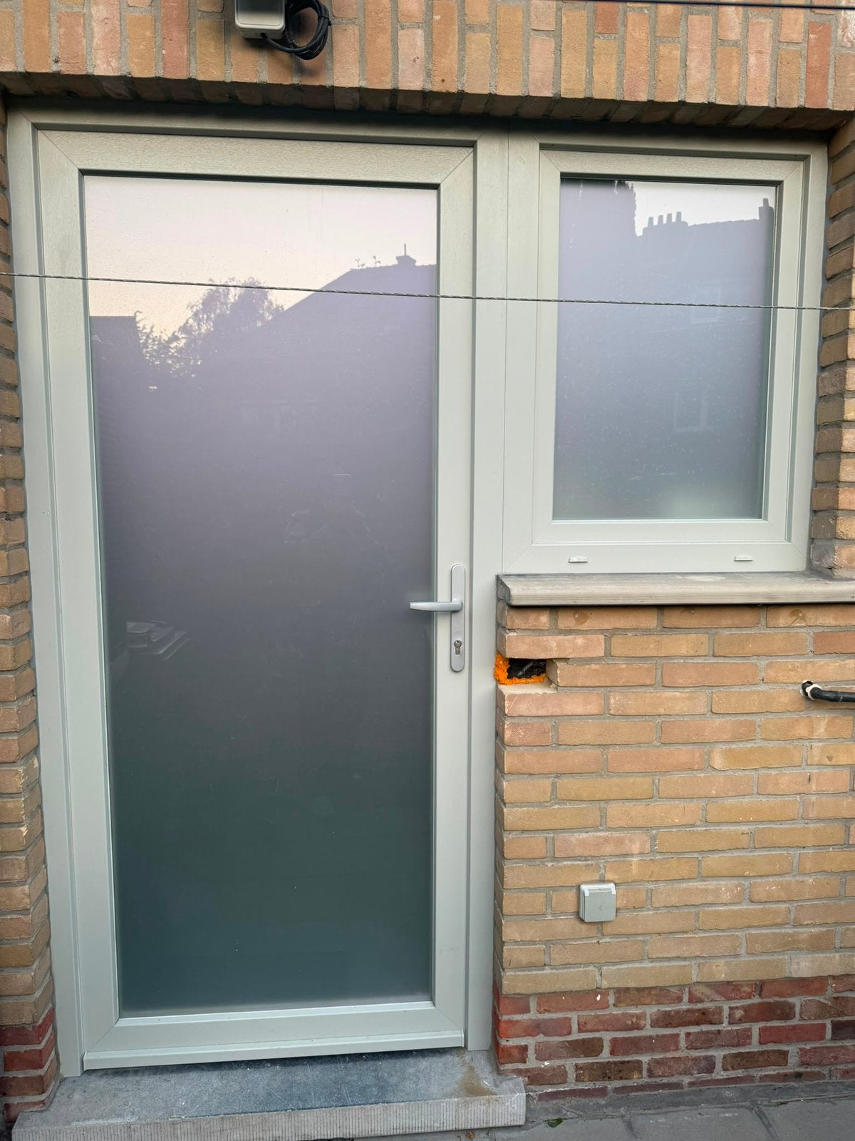 Buitendeur + ramen zo goed als nieuw, Doe-het-zelf en Bouw, Ophalen, Zo goed als nieuw