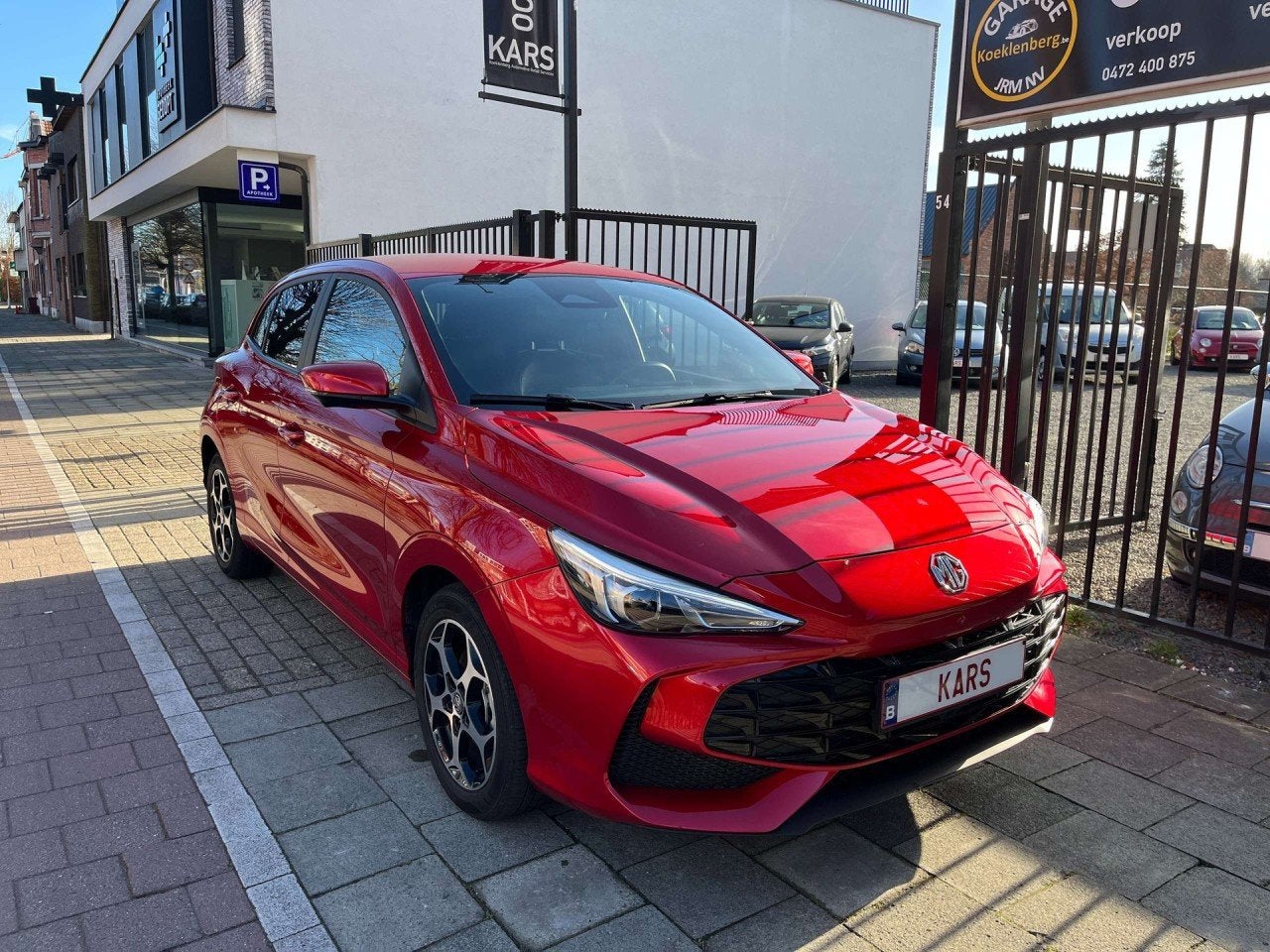 MG 3 Luxury Hybride (bj 2024, automaat), 75 kW, 4 cilinders, Plug-in hybride, 5 zetels