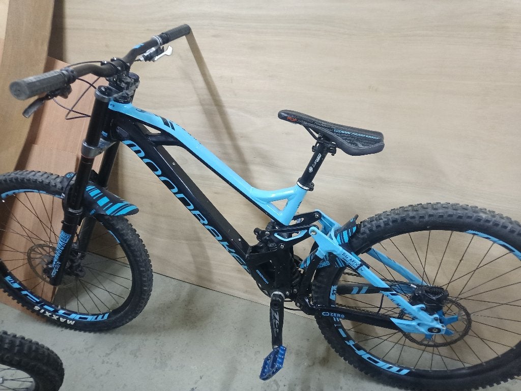 Mondraker Summum dh bike, Ophalen, Gebruikt