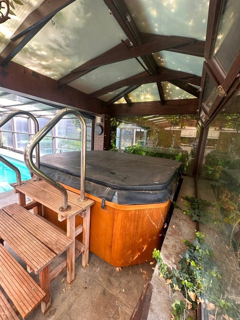 bubbelbad, merk jacuzzi, Tuin en Terras, Ophalen, Gebruikt, Afdekzeil, Vast