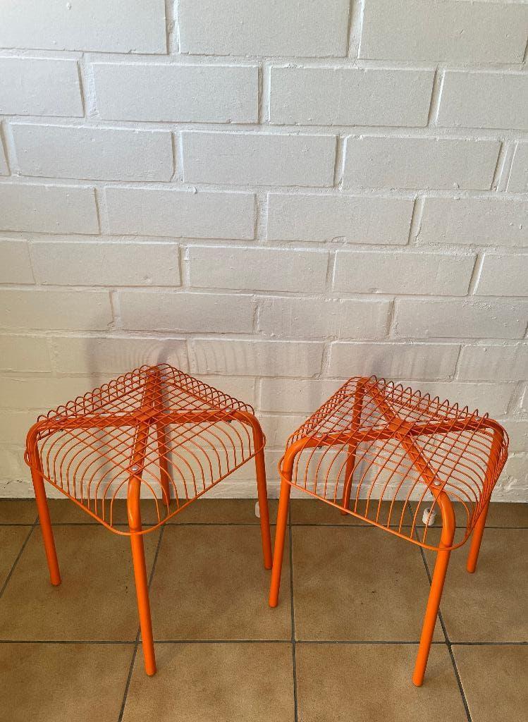 2x Oranje IKEA Vasteron kruk metaal, 2 tabourets, Comme neuf, 30 à 60 cm, Enlèvement
