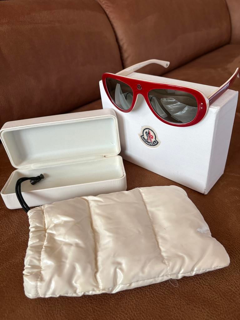 Moncler dames zonnebril, Handtassen en Accessoires, Zonnebrillen en Brillen | Heren, Ophalen, Zo goed als nieuw, Bril