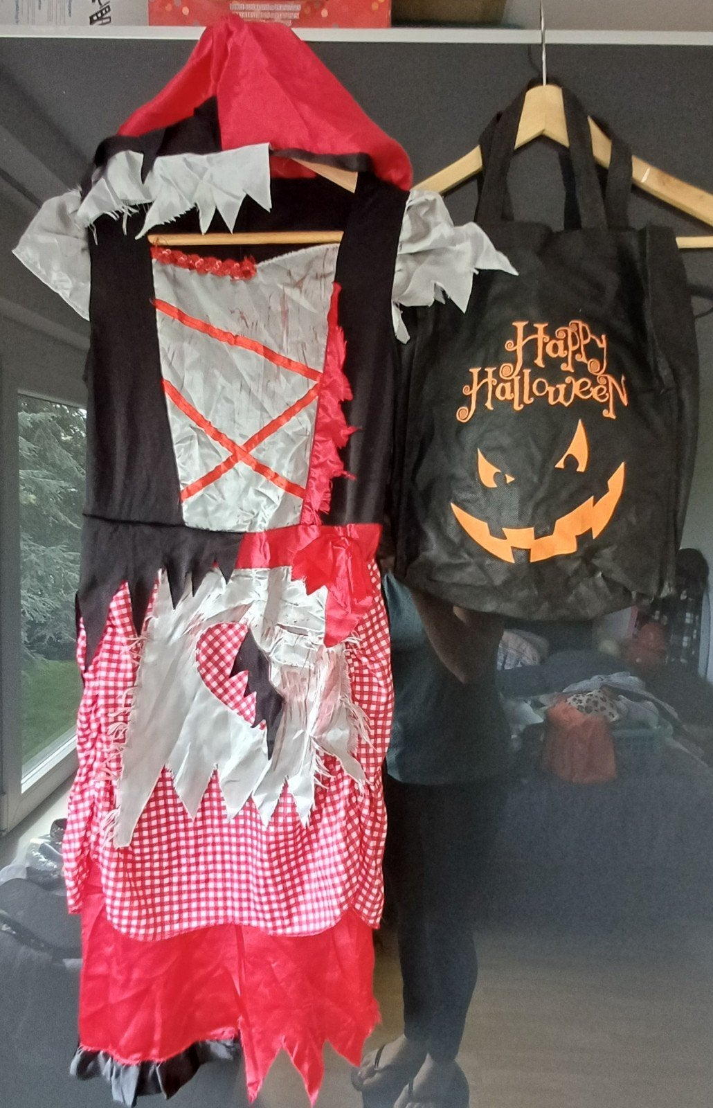 Carnaval/Halloween 10/12j, 5 euro per foto/ per stuk, Ophalen