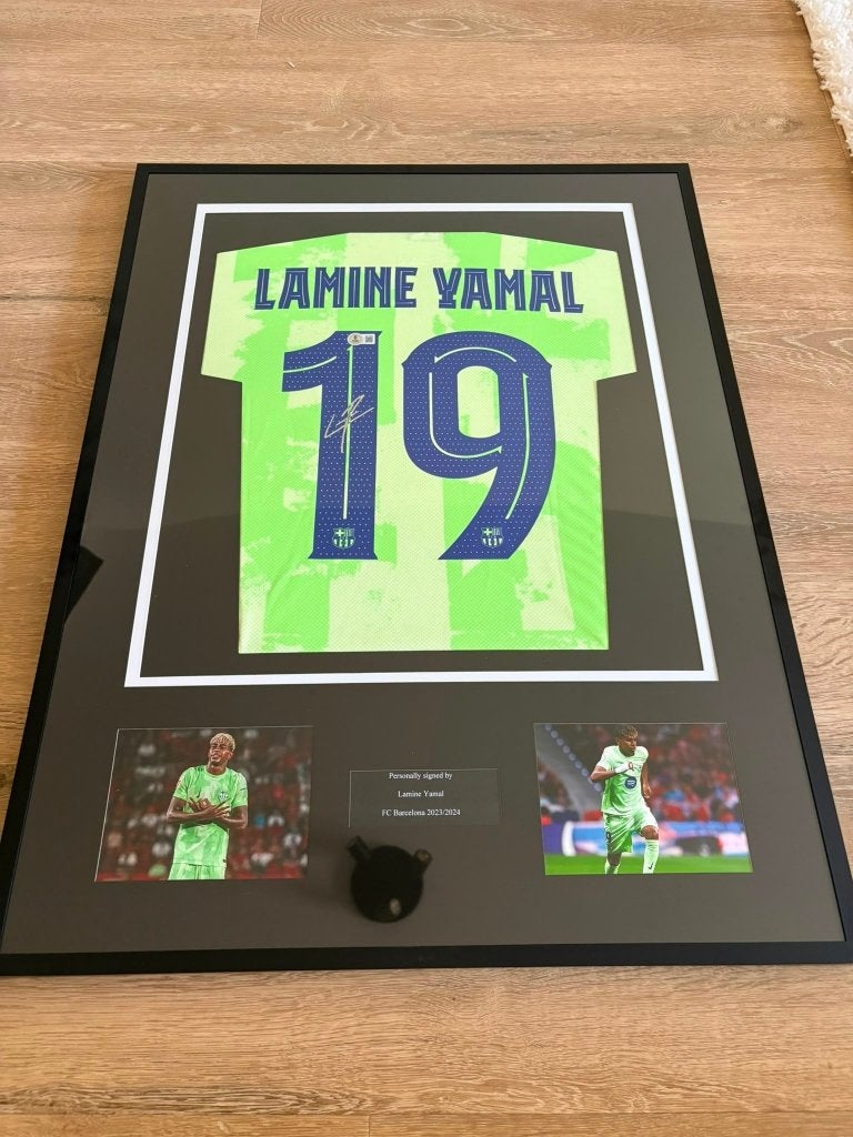 Gesigneerd Lamine Yamal FC Barcelona shirt 2023/2024, Verzamelen, Sportartikelen en Voetbal, Ophalen of Verzenden, Zo goed als nieuw
