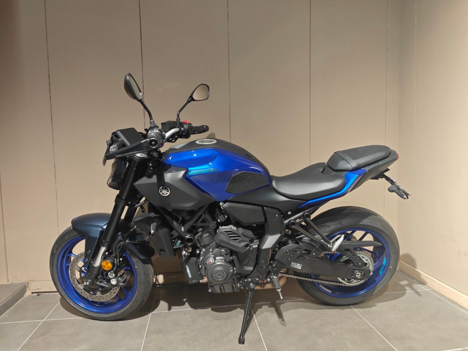 Yamaha MT07 - Y-AMT met 57km !! Nog 4 jaar garantie !!, Motoren, 2 cilinders, Nieuw, Motorrijbewijs A, Bedrijf