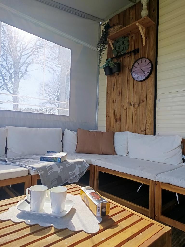 Emplacement de camping haut de gamme avec mobil-home Olloy