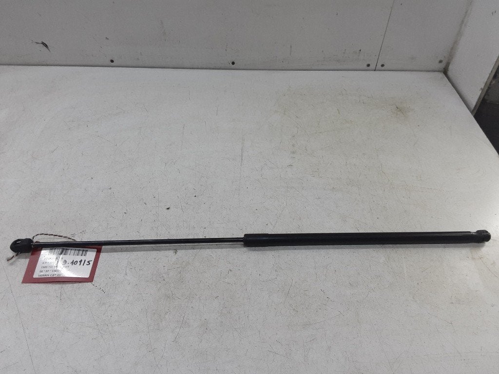 VERIN DE CAPOT Volkswagen Golf V (1K1) (1KO823359A), Volkswagen, Mevr. I. Hauben, Utilisé, Rue de l'Espoir 34 34
4030  GRIVEGNÉE, BE