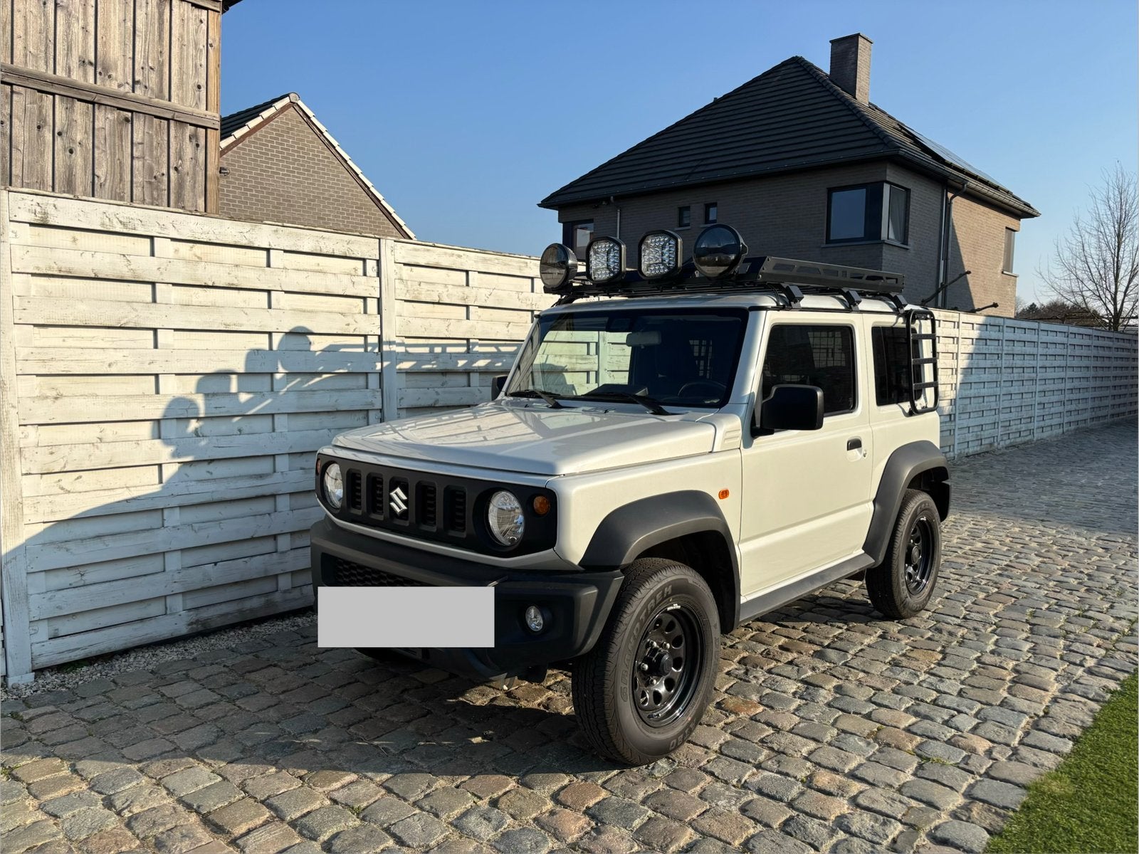 Suzuki Jimny HJ 2024, pure white pearl, 7 j garantie, 75 kW, Euro 6, 4 cilinders, Wit