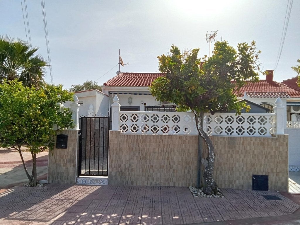 Bungalow 2 chambres à Torrevieja ( La Torretas ), Torrevieja, Ville, Maison d'habitation, 43 m²