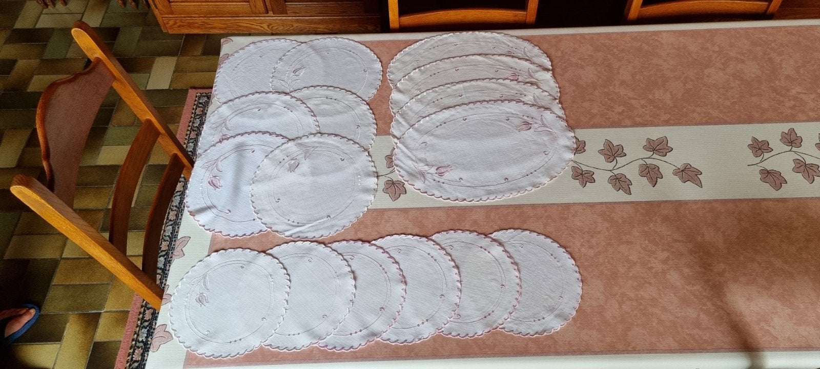 Lingettes, Enlèvement, Ovale