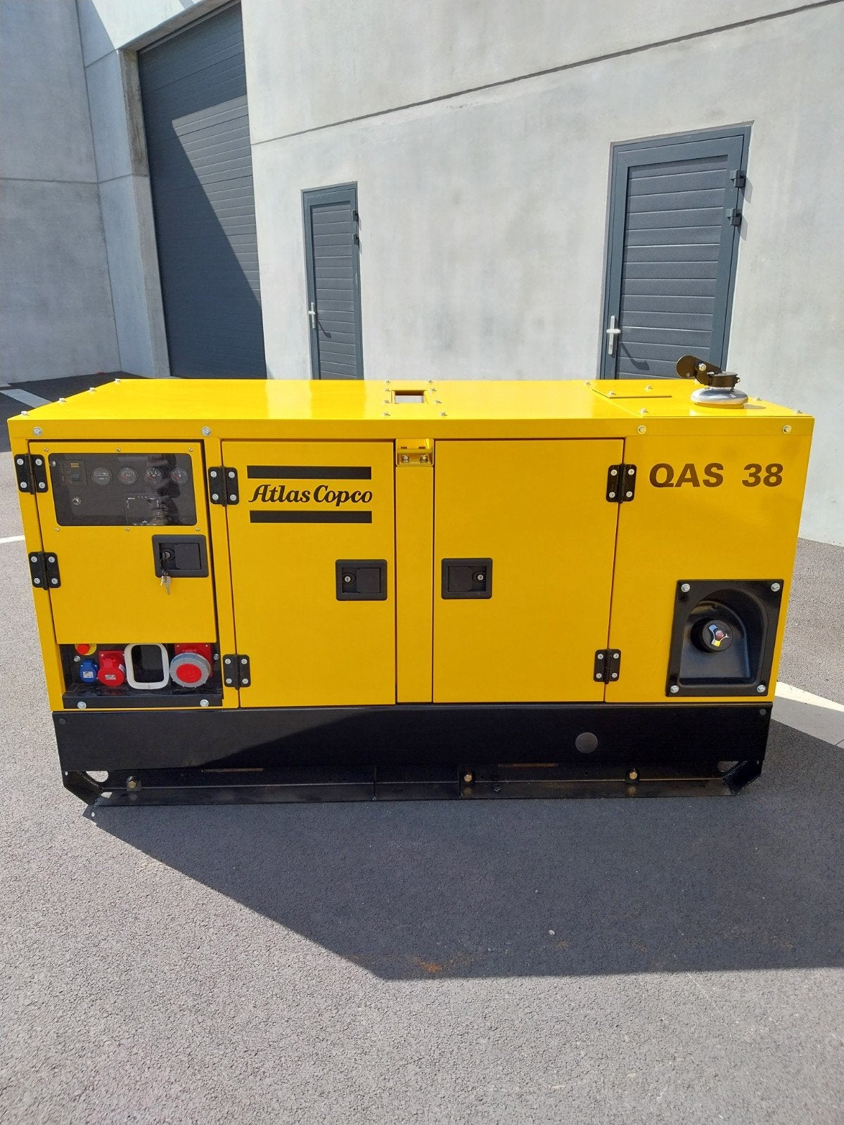 Groupe électrogène Atlas Copco QAS38, Bricolage & Construction, Démarrage électrique, Comme neuf, Enlèvement, Huile diesel