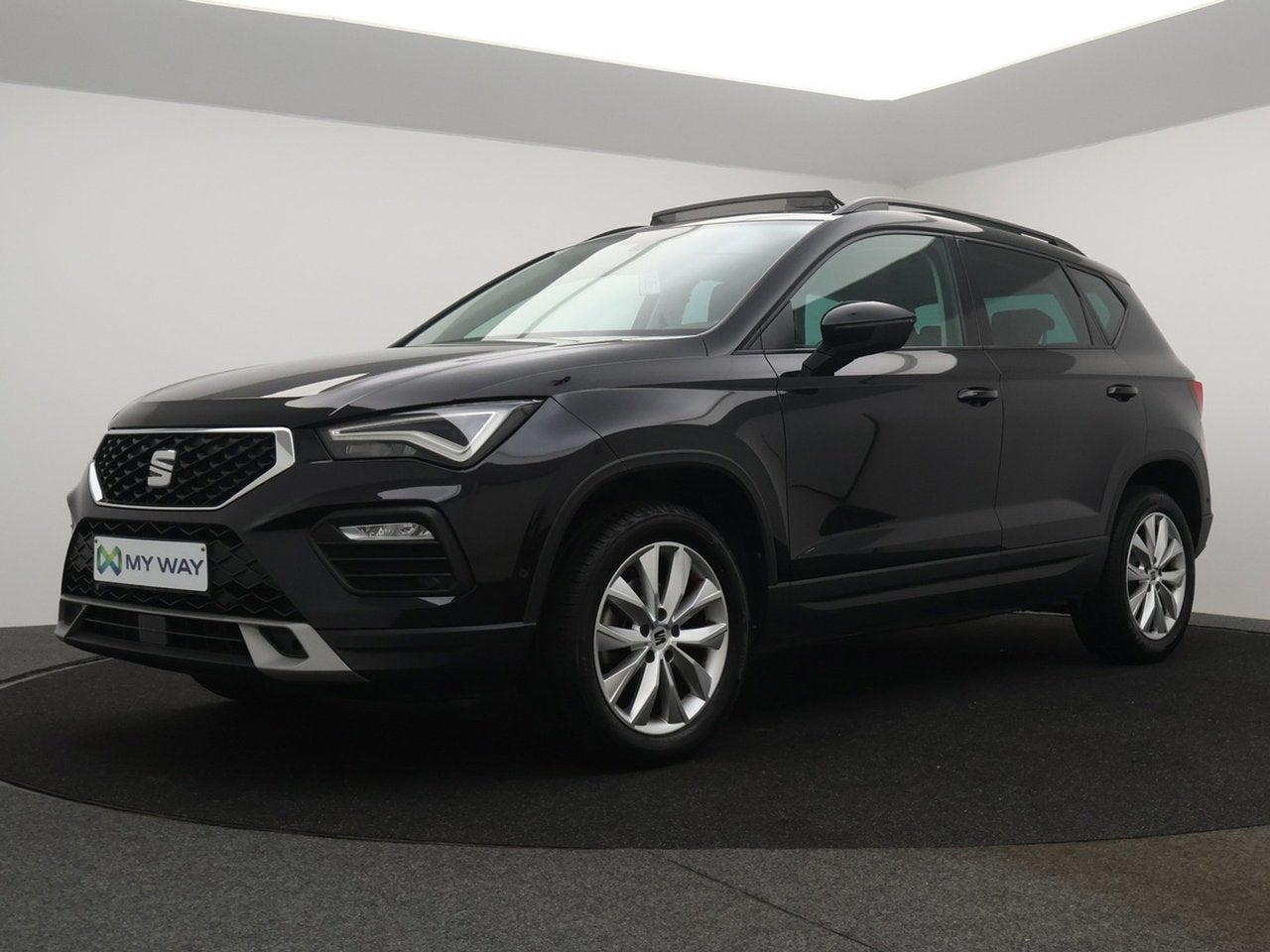 Seat Ateca Ateca Ateca Move! Full Link 1.0TSI 110PK *PANODAK, Auto's, Elektrische koffer, 139 g/km, Ateca, Zwart