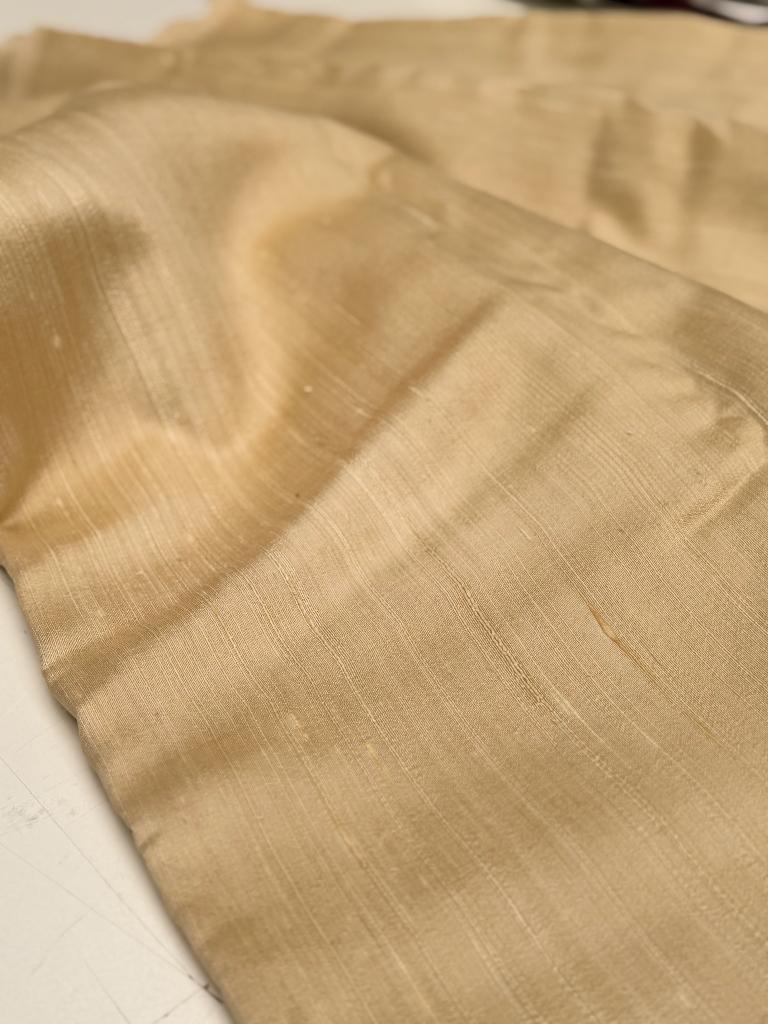 Zijde stof, Hobby & Loisirs créatifs, Tissus & Chiffons, Neuf, Satin ou Soie, Beige, 30 à 120 cm