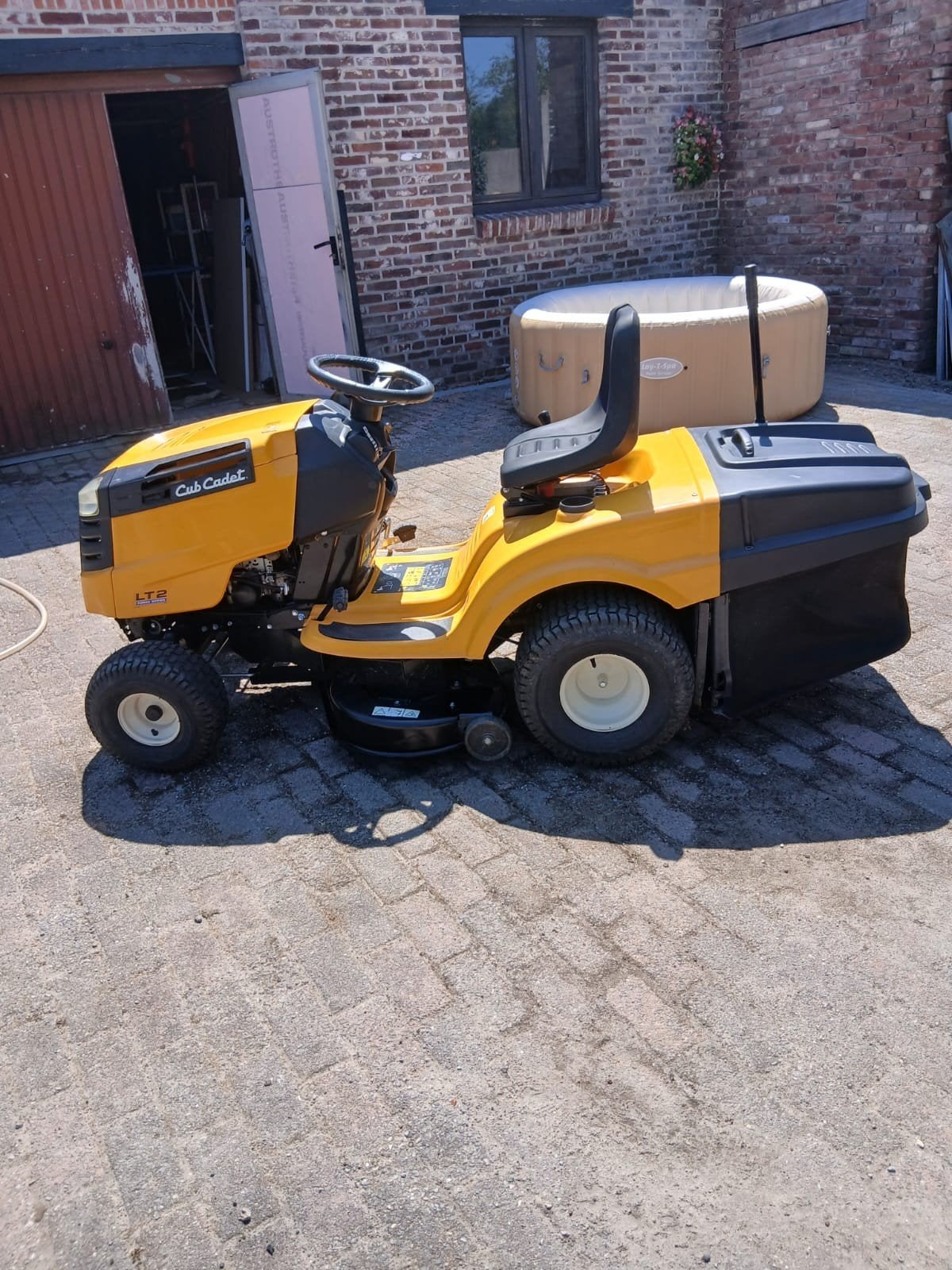 Zitmaaier cub cadet bouwjaar 2022/08 nieuwstaat, Tuin en Terras, Ophalen of Verzenden