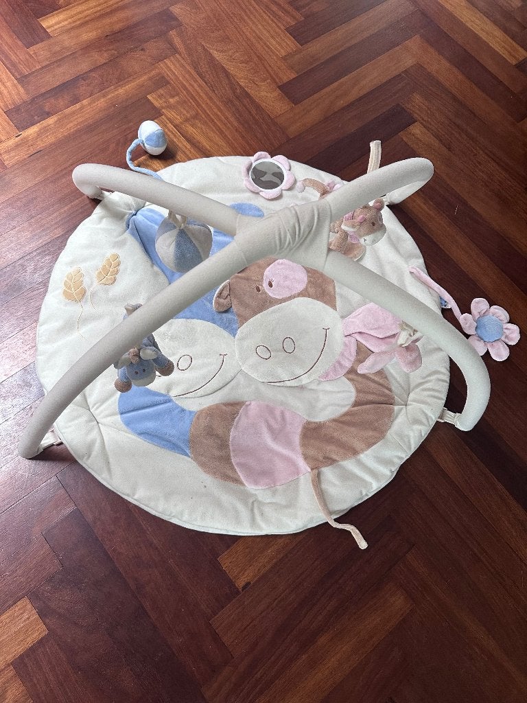 Tapis de jeu doux pour bébé avec nœuds, entièrement lavable, Enlèvement, Comme neuf