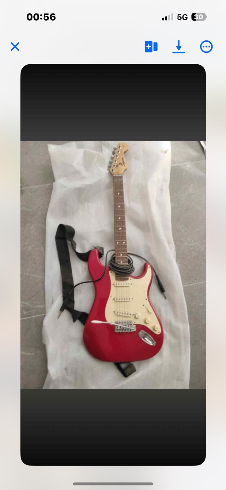 Guitare électrique squier by fender, Musique & Instruments, Instruments à corde | Guitares | Électriques, Comme neuf, Fender, Enlèvement