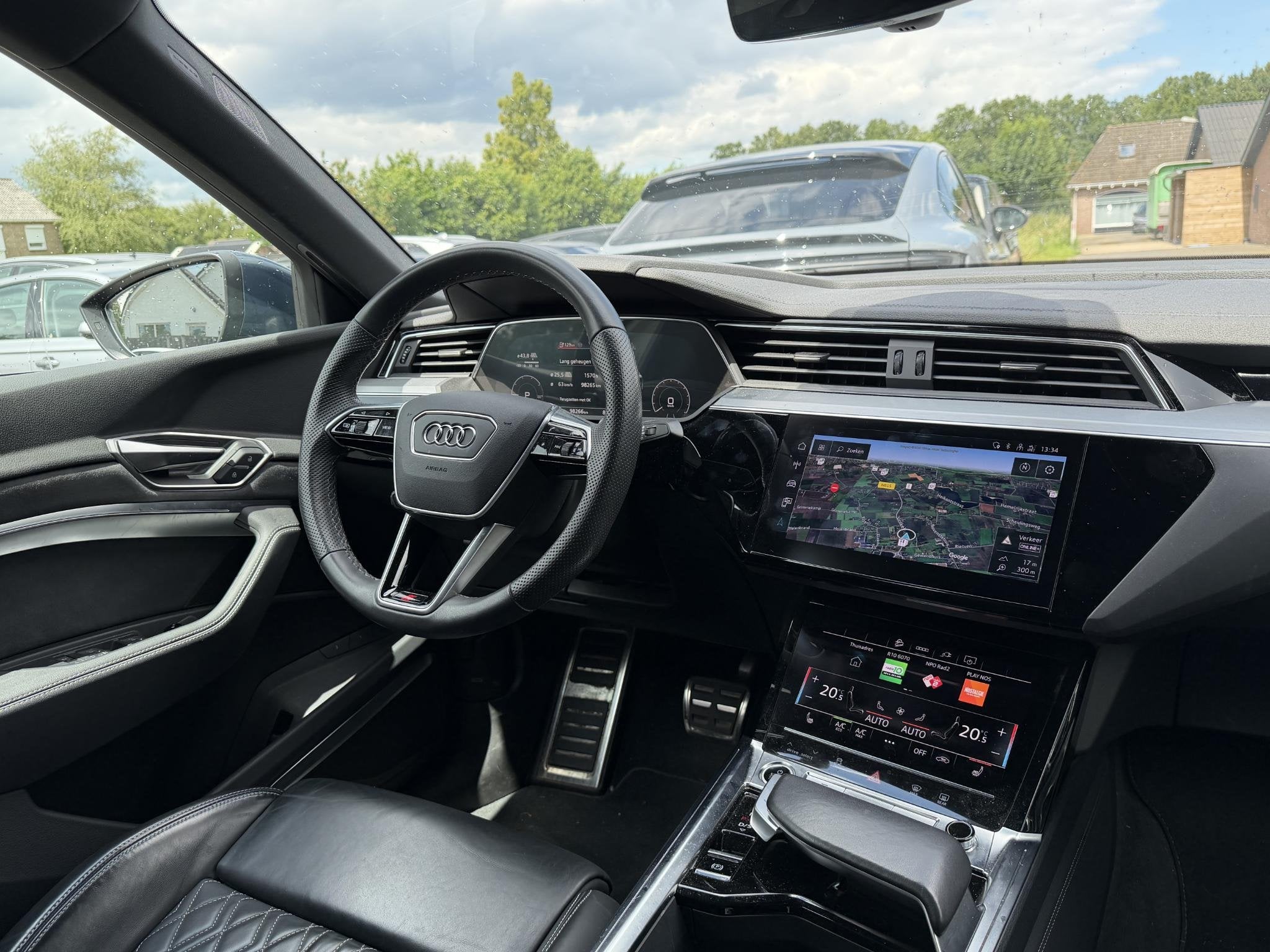 Audi Q8 Sportback e-tron 55 quattro S Edition Competition 11, Auto's, Audi, Automaat, Zwart, Automatische klimaatregeling, Blauw