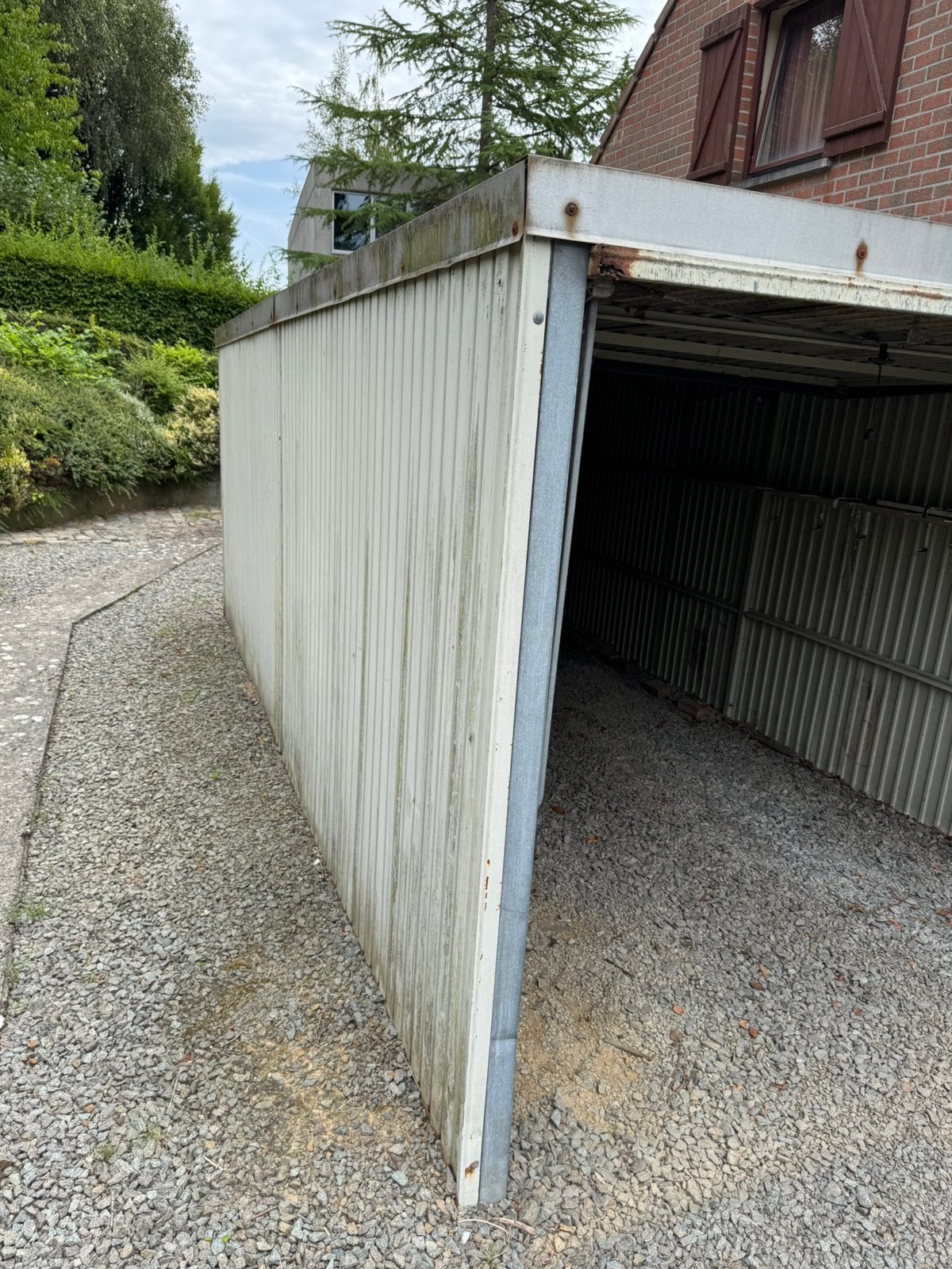 Metalen garagebox gratis af te halen