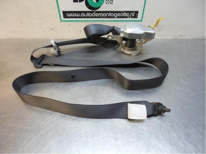 Ceinture de sécurité avant droite d'un Suzuki Ignis (Ignis, -, 3 mois de garantie, Utilisé, -