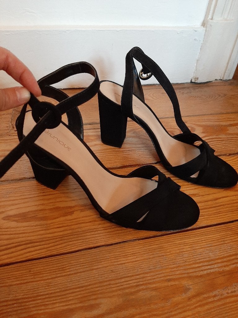 Hakken, Ophalen, Zwart, Sandalen of Muiltjes, Zo goed als nieuw
