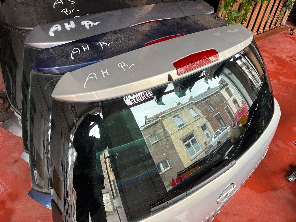 HAYON OPEL ASTRA H BREAK, Arrière, RUE BRIGADE PIRON 307, Haillon arrière, Enlèvement