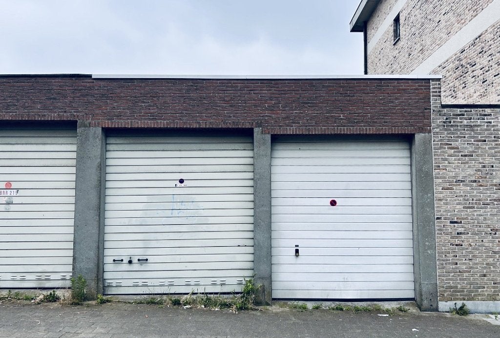 Garage te huur.Karel Cammaertstr 1120 Bxl. 26m².Vanaf 01/08, Immo, Garages en Parkeerplaatsen, Brussel