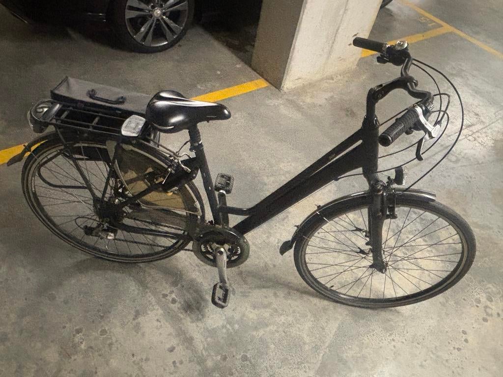 Vrouwen fiets merida , mat zwart, voor veringen,zadel vering, Fietsen en Brommers, Fietsen | Bakfietsen, Ophalen, Zo goed als nieuw