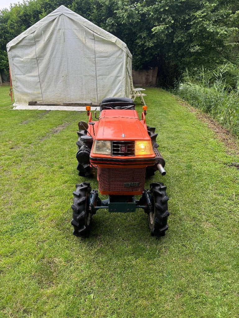 tracteur Kubota 4x4 type bultra B10 avec attelage, Articles professionnels, Agriculture | Tracteurs, Enlèvement