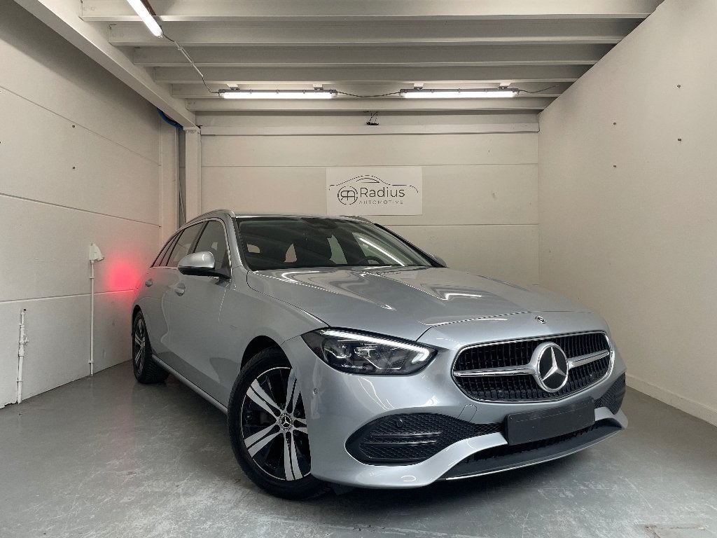 Mercedes-Benz - C180 - Benzine - Automaat, Automaat, Achterwielaandrijving, https://public.car-pass.be/vhr/9dd7368c-66da-4d82-9f6f-b1a8d68c1754