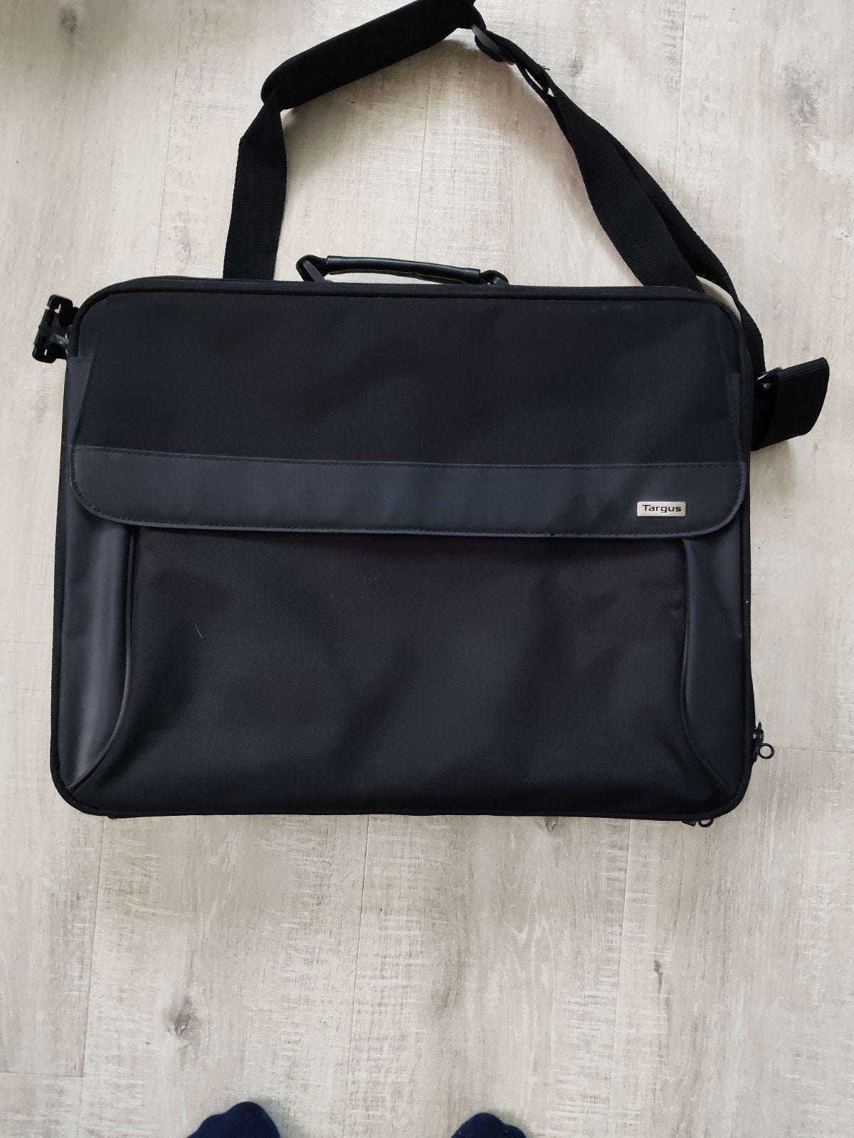 2 x laptop tas, Informatique & Logiciels, Neuf, Noir, Enlèvement, Targus