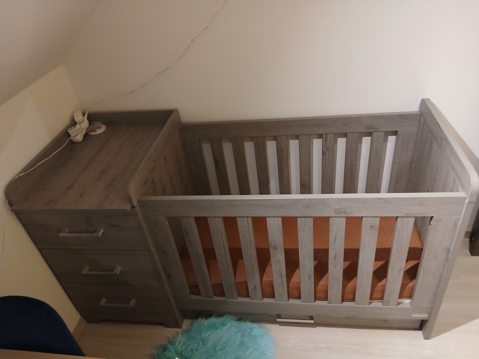 Babybed/ledikant incluster kast en matras, Ophalen