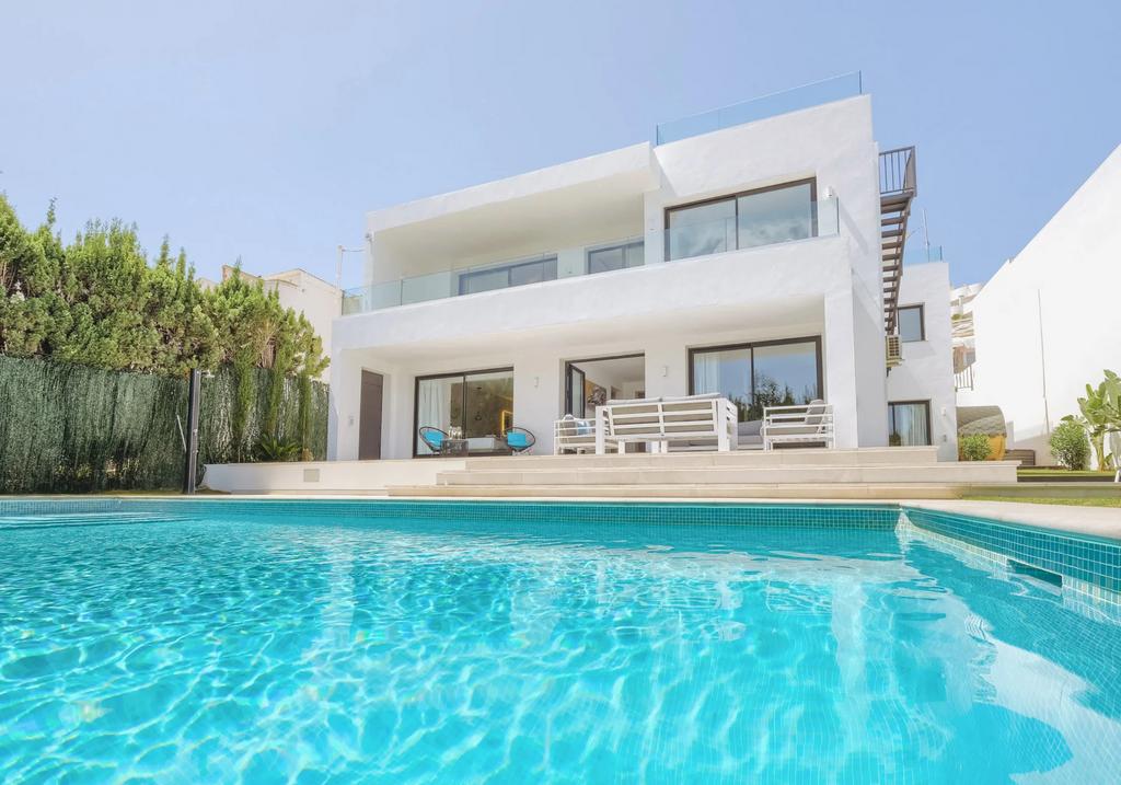 VILLA TE HUUR COSTA DEL SOL, Vakantie, Jacuzzi, Costa del Sol, 4 of meer slaapkamers