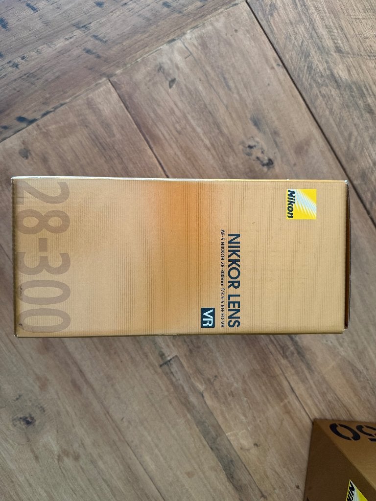 Nikon AF-S NIKKOR 28-300 mm f/3.5-5.6G ED VR - parfait état, Enlèvement, 300 mm, Monture Nikon F, Téléobjectif