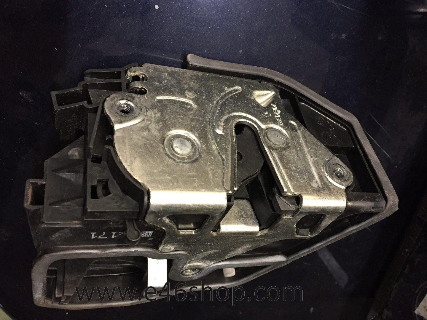 Deurslot BMW E60 E61   linker achter deur past ook op. de X5, Auto-onderdelen, Gebruikt, -, -, Ophalen of Verzenden