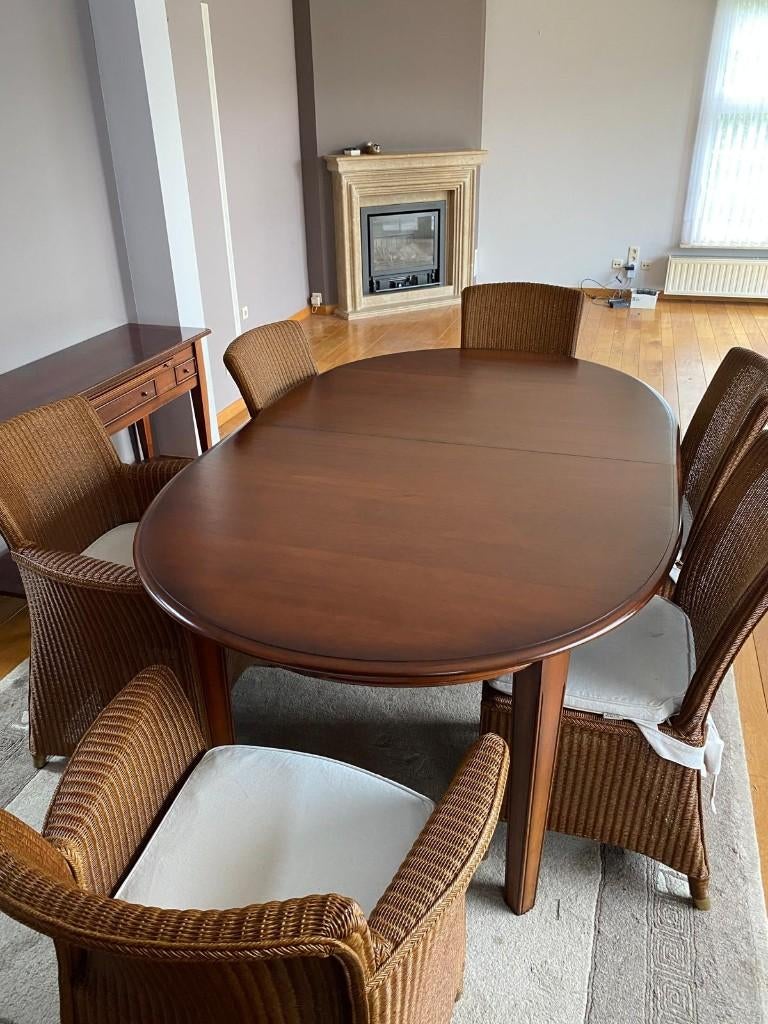 Uitschuifbare houten tafel, Huis en Inrichting, Tafels | Eettafels, Ophalen, Zo goed als nieuw, Vijf personen of meer, Ovaal