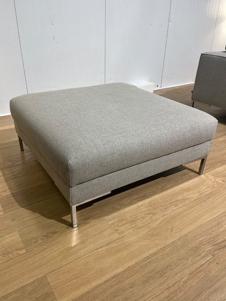 NIEUWSTAAT Design on Stock Aikon Hocker NP €1.250 + GARANTIE, Design Hocker Voetenbank Poef Design on Stock, Vierkant, 100 tot 125 cm