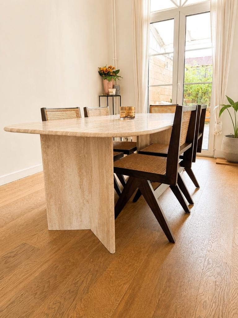 Massief travertijnen eettafel, statement piece, Huis en Inrichting, Tafels | Eettafels, Ophalen, Overige materialen, 100 tot 150 cm