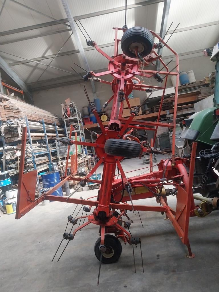 Hooischudder kuhn, Enlèvement