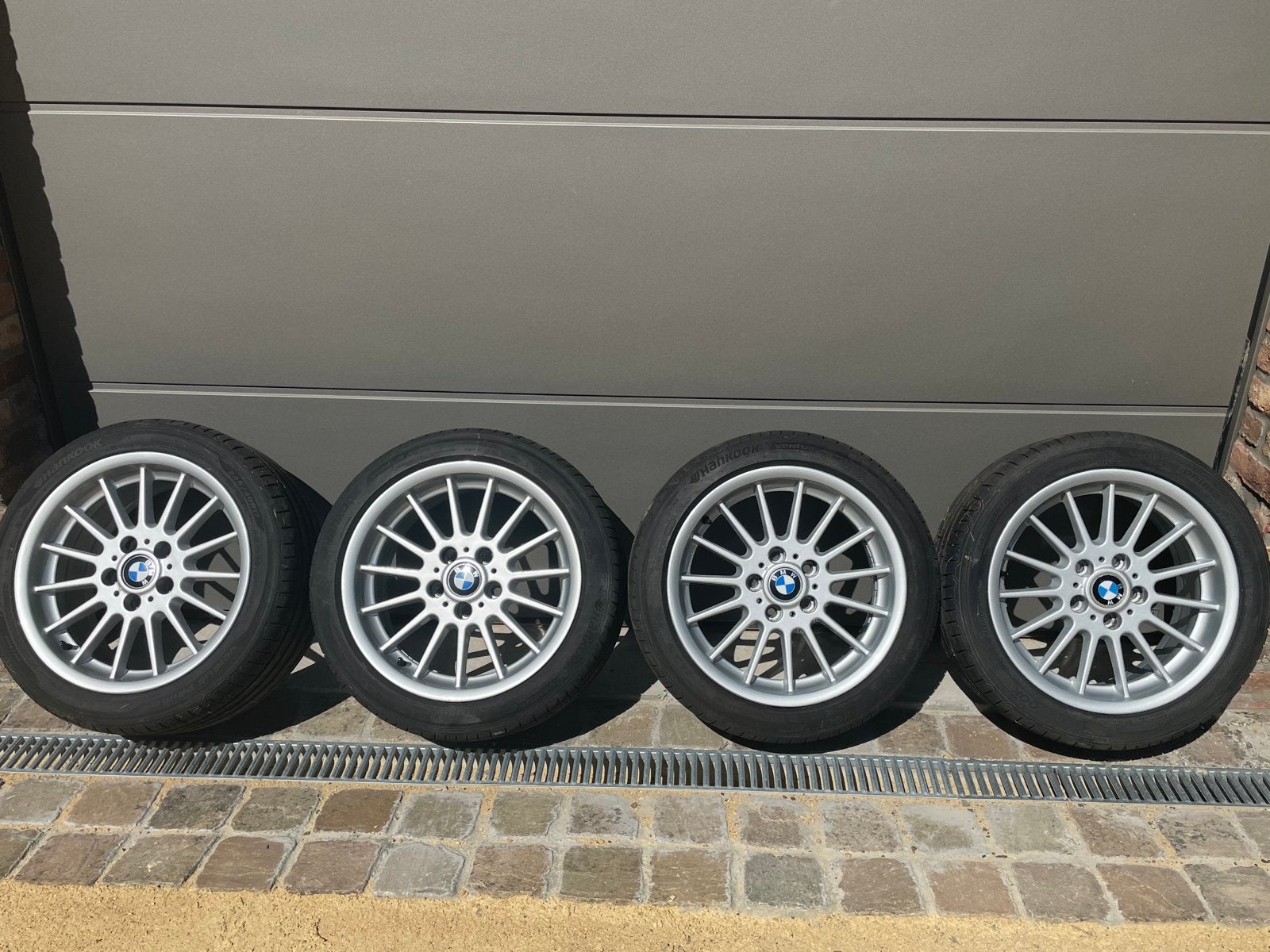 Jantes BMW Style 32d’origine, 17 pouces, en parfait état, Autos : Pièces & Accessoires, Pneus & Jantes, Neuf, Véhicule de tourisme
