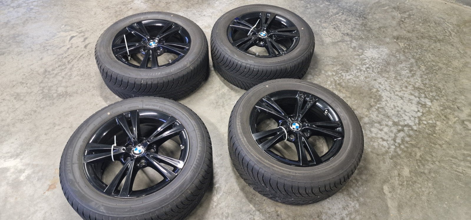 Ensemble de pneus d'hiver sur la jante. BMW X1., Autos : Pièces & Accessoires, Pneus hiver, Enlèvement, Utilisé, Véhicule tout-terrain