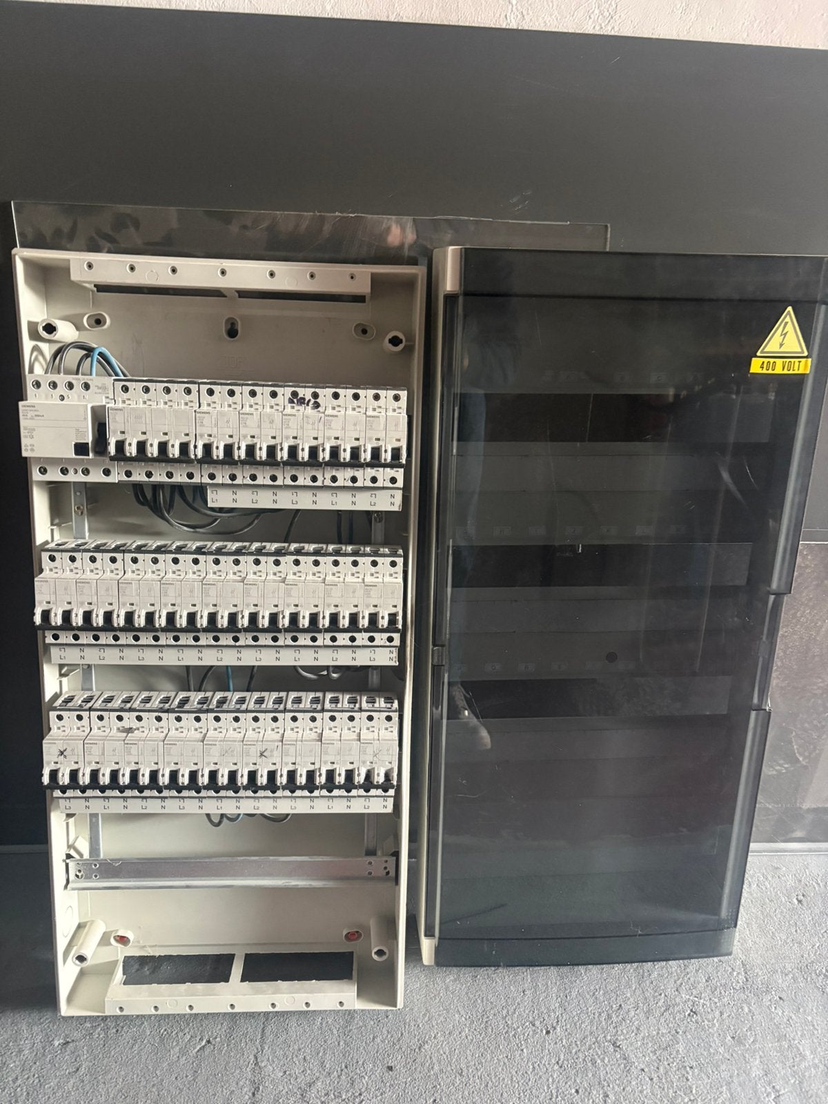 elektrische verdeelkast met zekeringen 16A 20A, Ophalen, Zo goed als nieuw