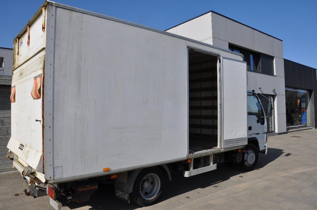 Isuzu NPR laadklep, Auto's, Achterwielaandrijving, 4 cilinders, Wit, Bedrijf