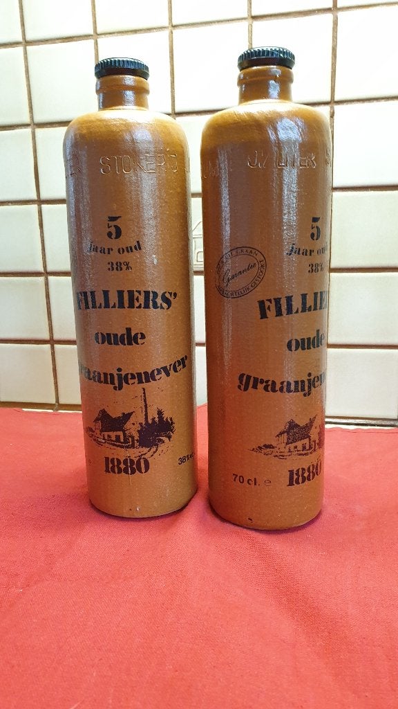 2 OUDE VINTAGE JENEVERFLESSEN, Ophalen of Verzenden