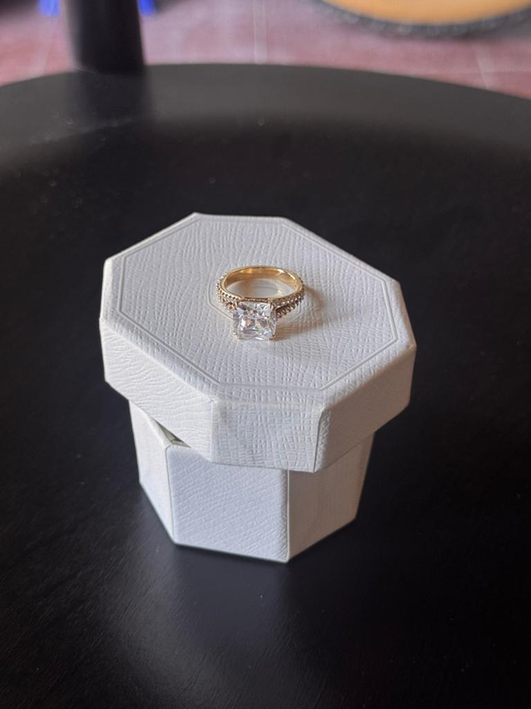 Ring cocktail Swarovski maat 55, Handtassen en Accessoires, Nieuw, Dame, Goud, Ophalen